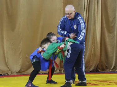   26 ноября 2022 г. в с. Большое Рыбушкино состоялись областные соревнования по борьбе на поясах среди юношей посвященные памяти многократного чемпиона Сабантуев Мидихата Хуснетдинова.