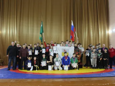   26 ноября 2022 г. в с. Большое Рыбушкино состоялись областные соревнования по борьбе на поясах среди юношей посвященные памяти многократного чемпиона Сабантуев Мидихата Хуснетдинова.
